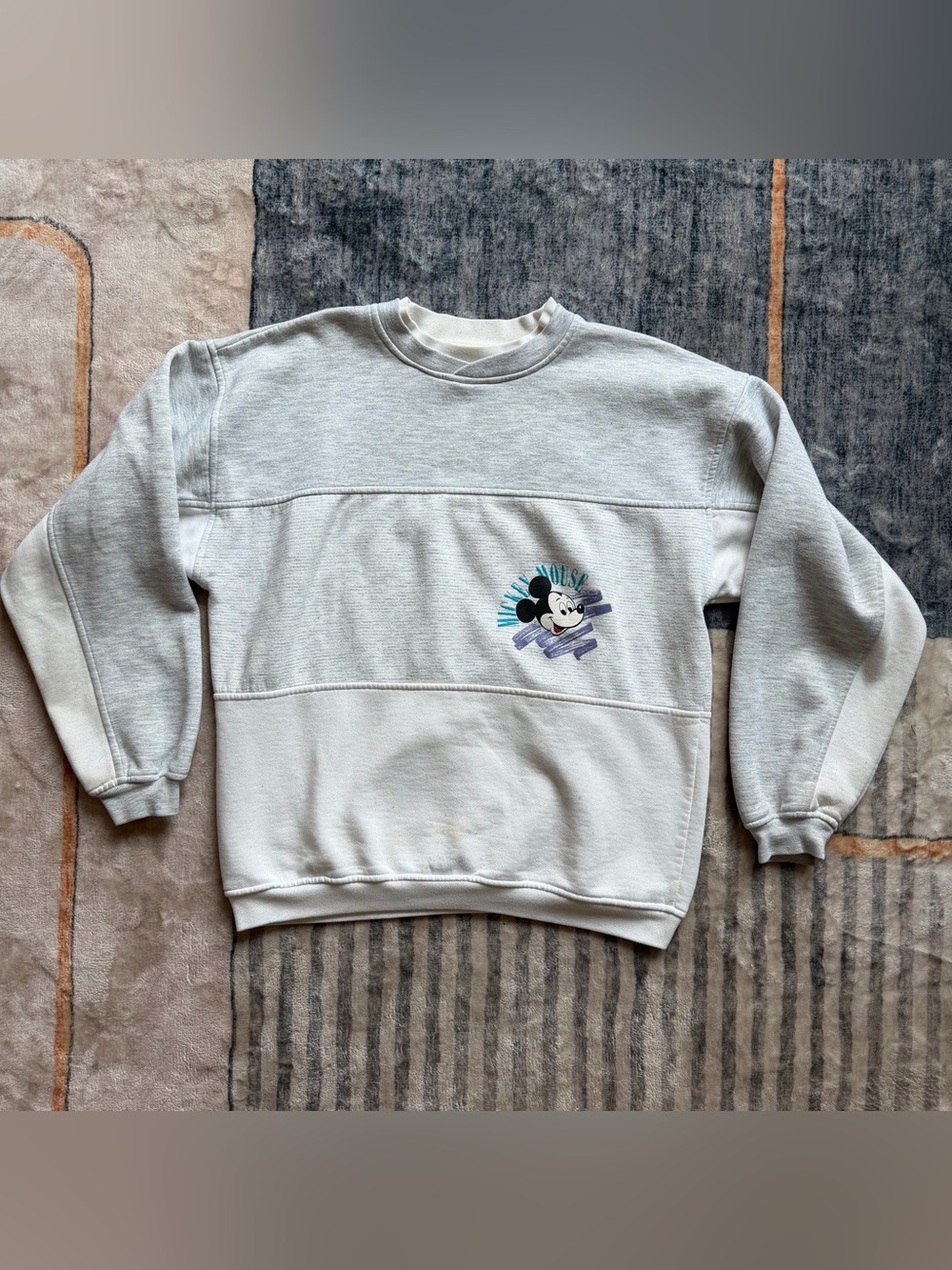 Vintage Disney Light Gray and Off-White Mickey Crewneck Sweatshirt